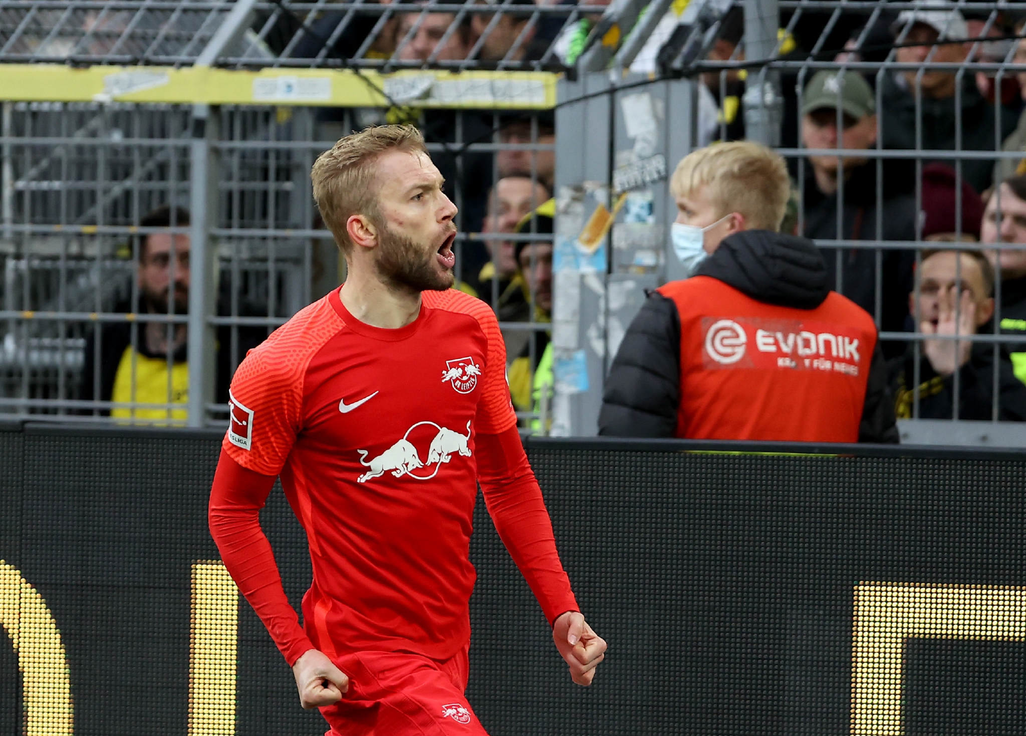 展会参展海报设计_企业展会海报设计制作